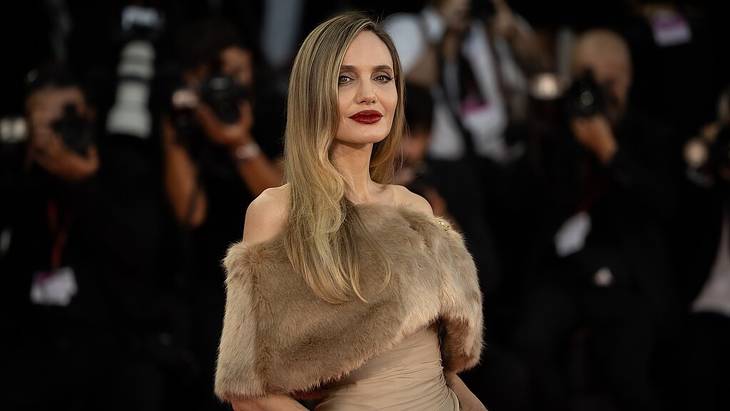 Filmstar Angelina Jolie plaudert aus dem Nähkästchen