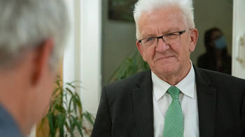 Ministerpräsident Kretschmann lobt Kirchen