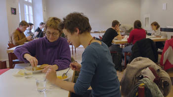 Ein Tisch für alle - Café Bohne