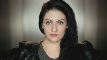 Horrorqueen Annika Strauss hofft auf Leben nach dem Tod